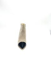 Carica l'immagine nel visualizzatore di Gallery, Sara-9802
